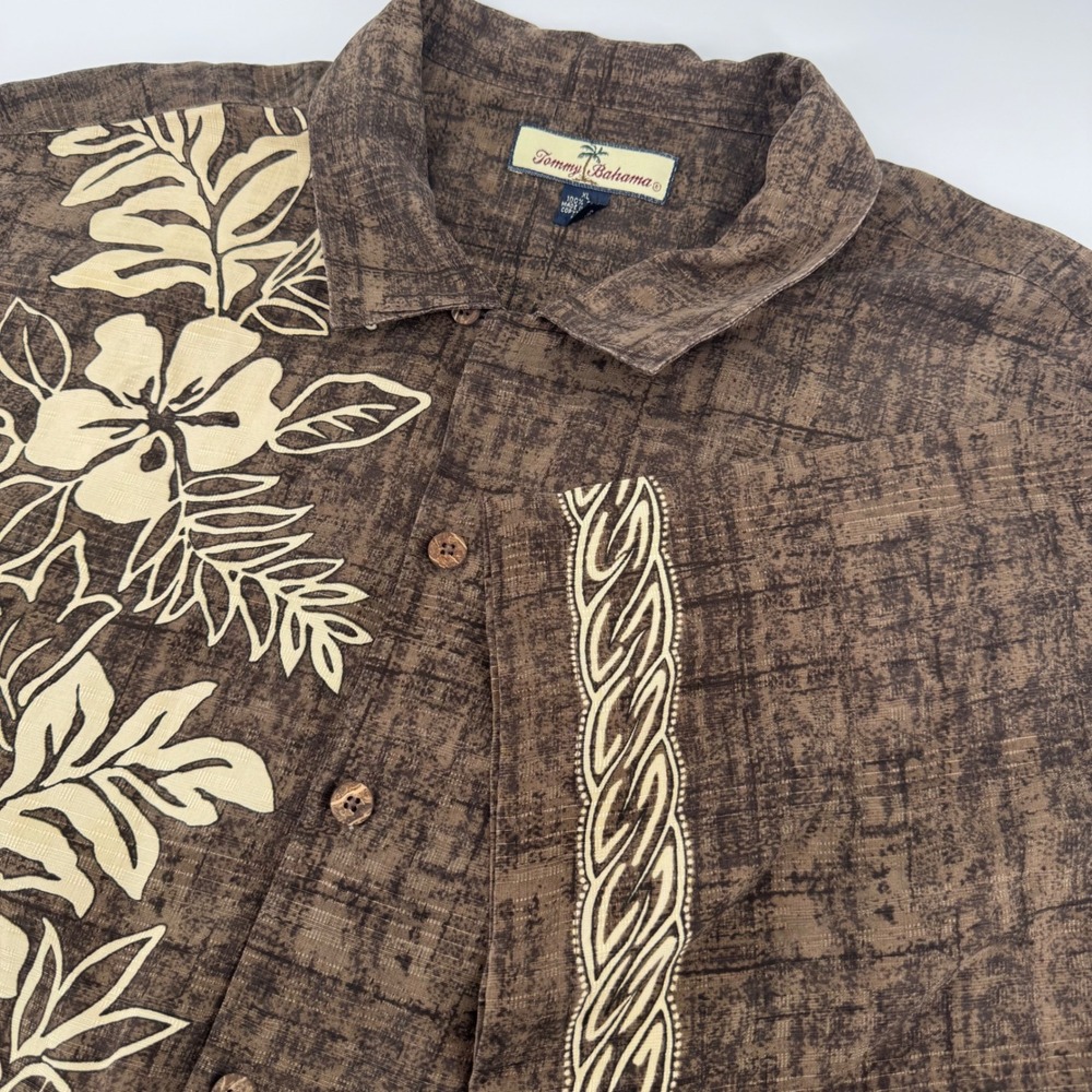 Tommy Bahama Mens XL Brown 100% Silk Floral Hibiscus Tribal Camp Shirt Short Slv